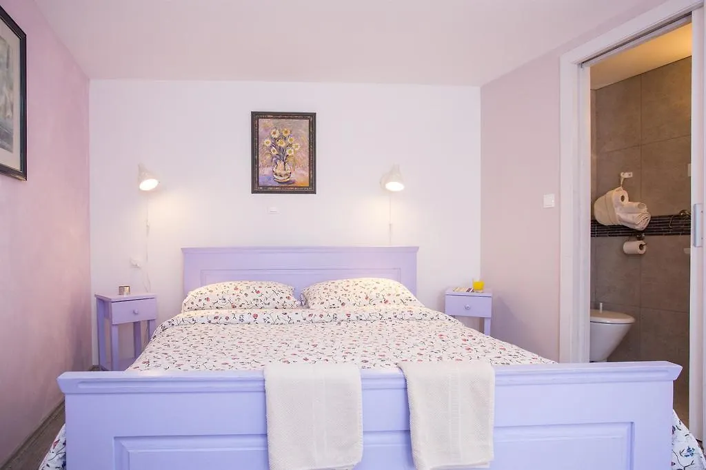 Holiday Home Smokovec Vrbnik  0*, Vrbnik (Primorje-Gorski Kotar)