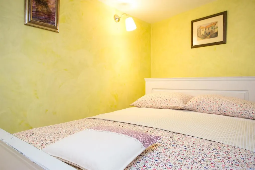 Holiday Home Smokovec Vrbnik