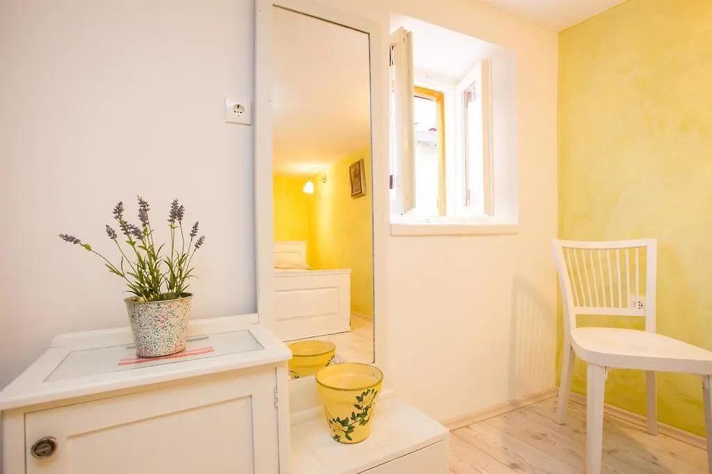 Holiday Home Smokovec Vrbnik   Vrbnik (Primorje-Gorski Kotar)