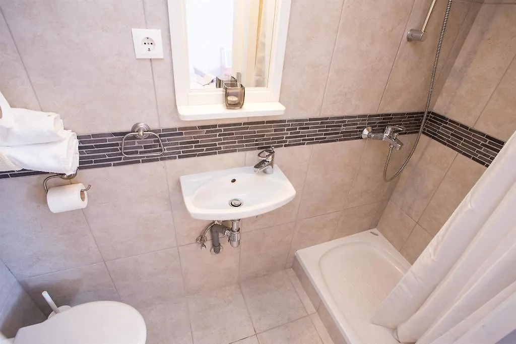 Holiday Home Smokovec Vrbnik Hırvatistan
